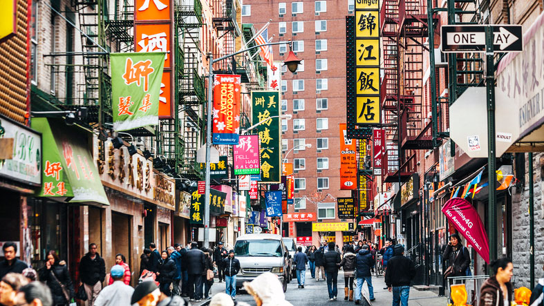 streets of chinatown in ny